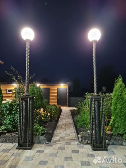 Уличные садовые фонари столб