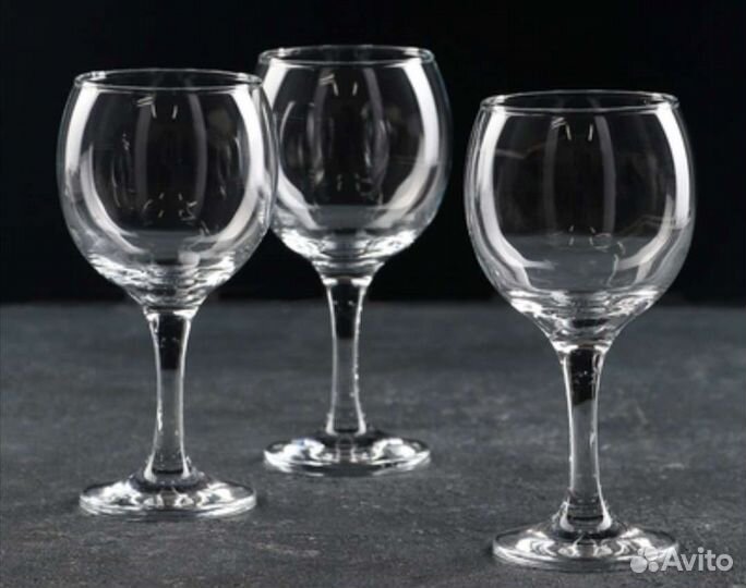Бокалы и графины