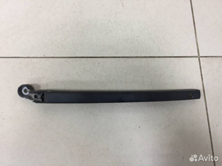 Поводок стеклоочистителя задний Skoda Rapid 2012-2