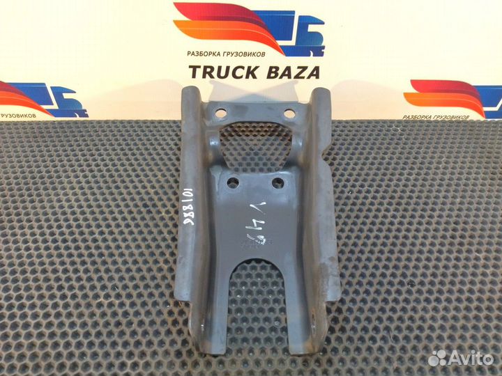 3197808 Кронштейн амортизатора переднего