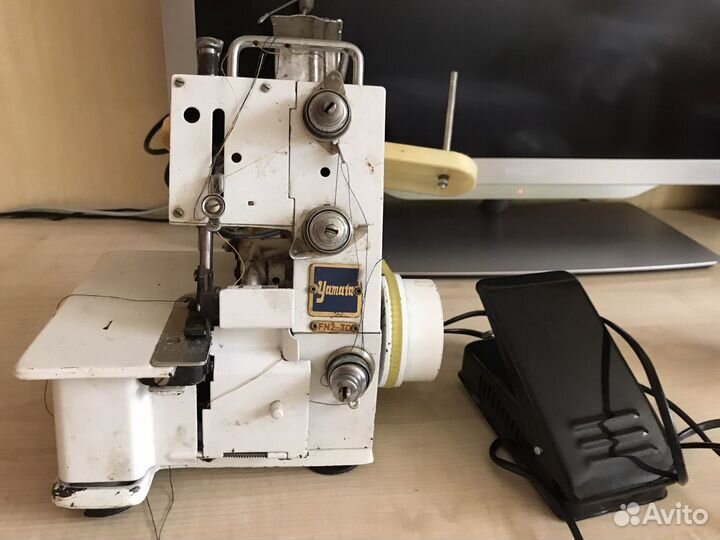 Оверлок «Yamata FN2-D» бытовой, рабочий