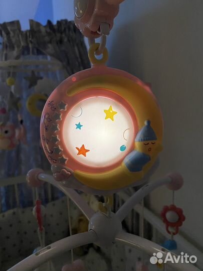 Детский мобиль в кроватку