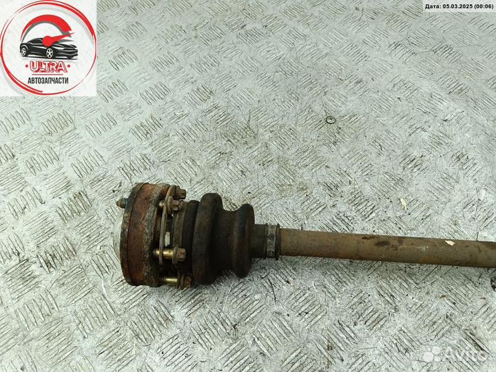 Полуось задняя б/у Mercedes W210 (E) 2103508210