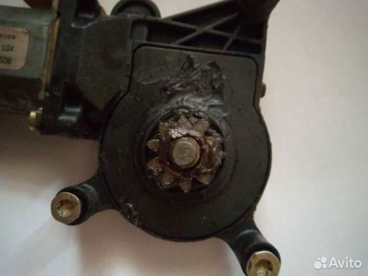 Моторчик стеклоочистителя Мерседес