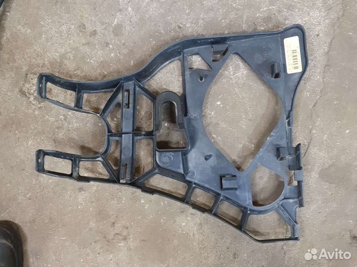 Крноштейн заднего бампера w164 mercedes ml