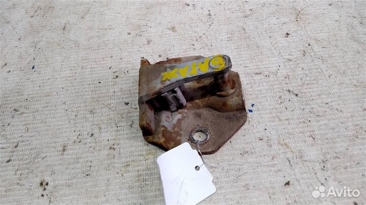 Ответная часть замка багажника Toyota Granvia KCH