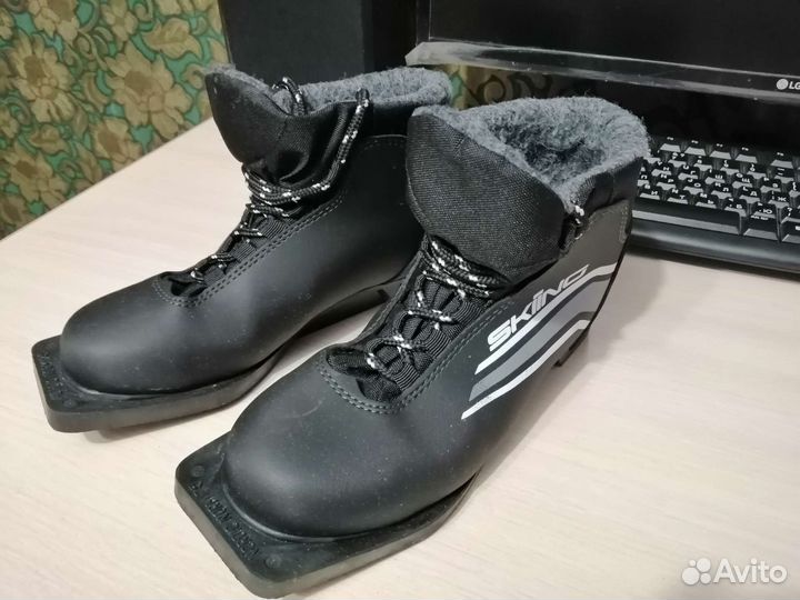 Лыжные ботинки