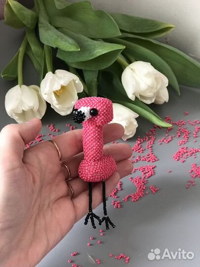 Фламинго-амигуруми из бисера