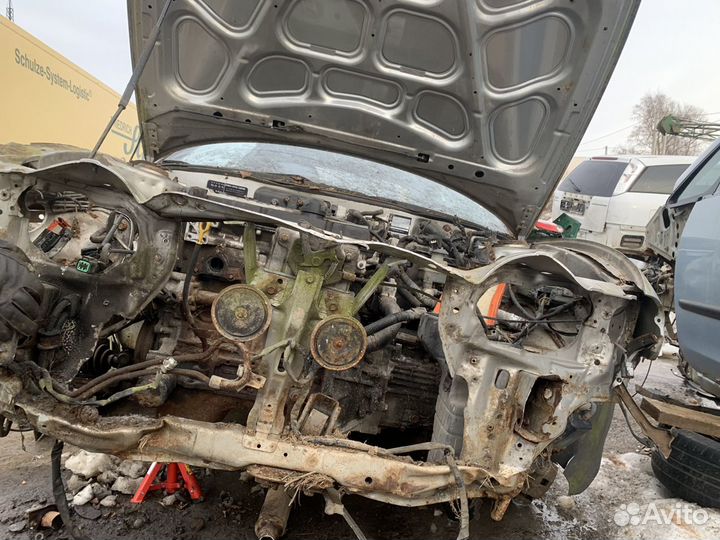 Амортизатор передний левый TIburon RD 01