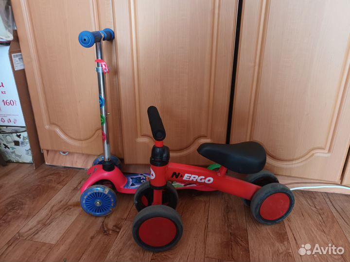 Самокат и беговел на год