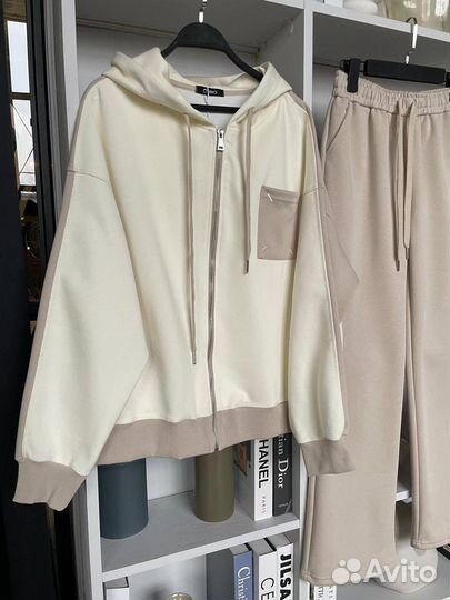 Крутой костюм женский спортивный