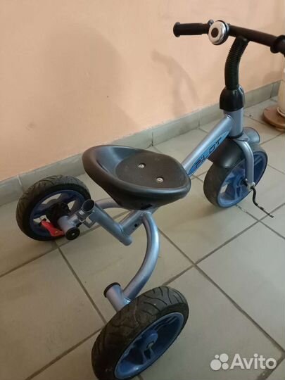 Детский трехколесный велосипед бу