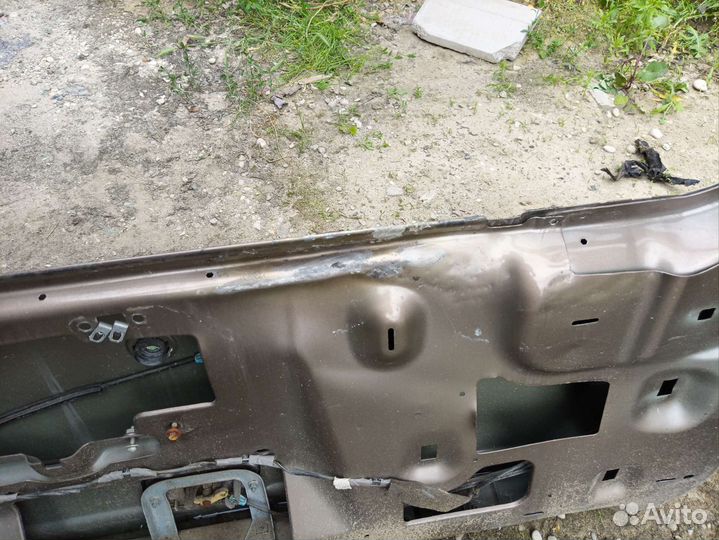 Дверь багажника Shevrolet Tahoe