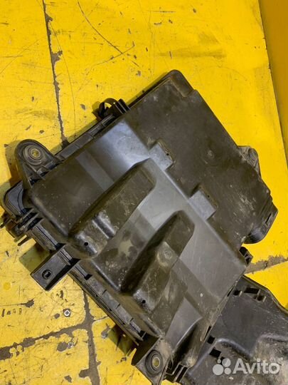 Корпус воздушного фильтра Mazda 3 BK 2006-2009