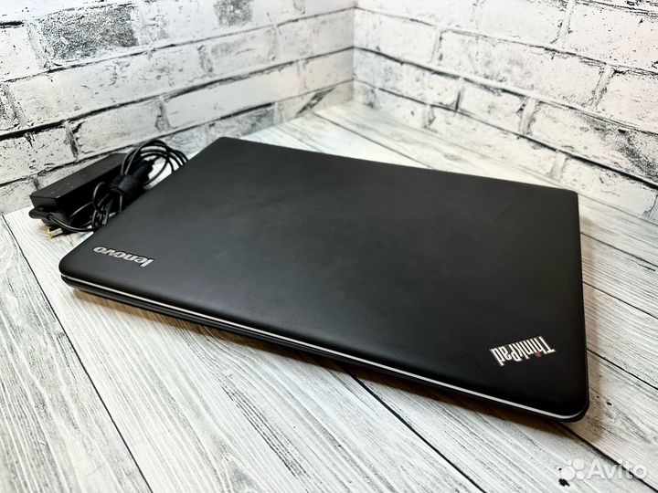Офисный ноутбук Lenovo ThinkPad с SSD