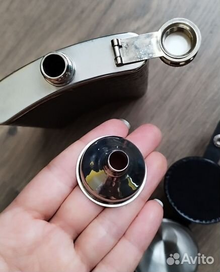 Фляжка со стаканчиками starwings