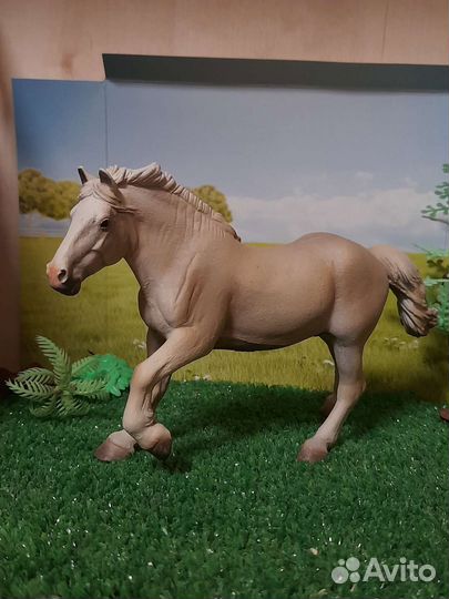 Фигурки лошадей collecta
