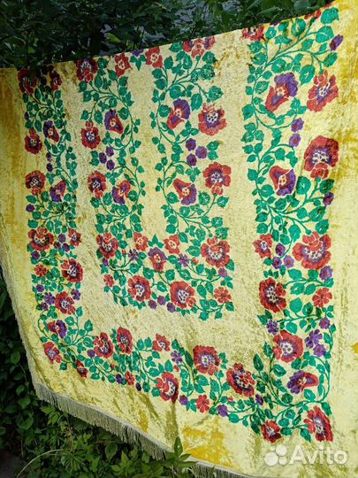 Плюшевая скатерть СССР Яркая