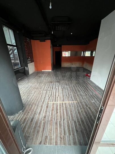 1-я линия торговая площадь,аптека,банк,офис 100м²