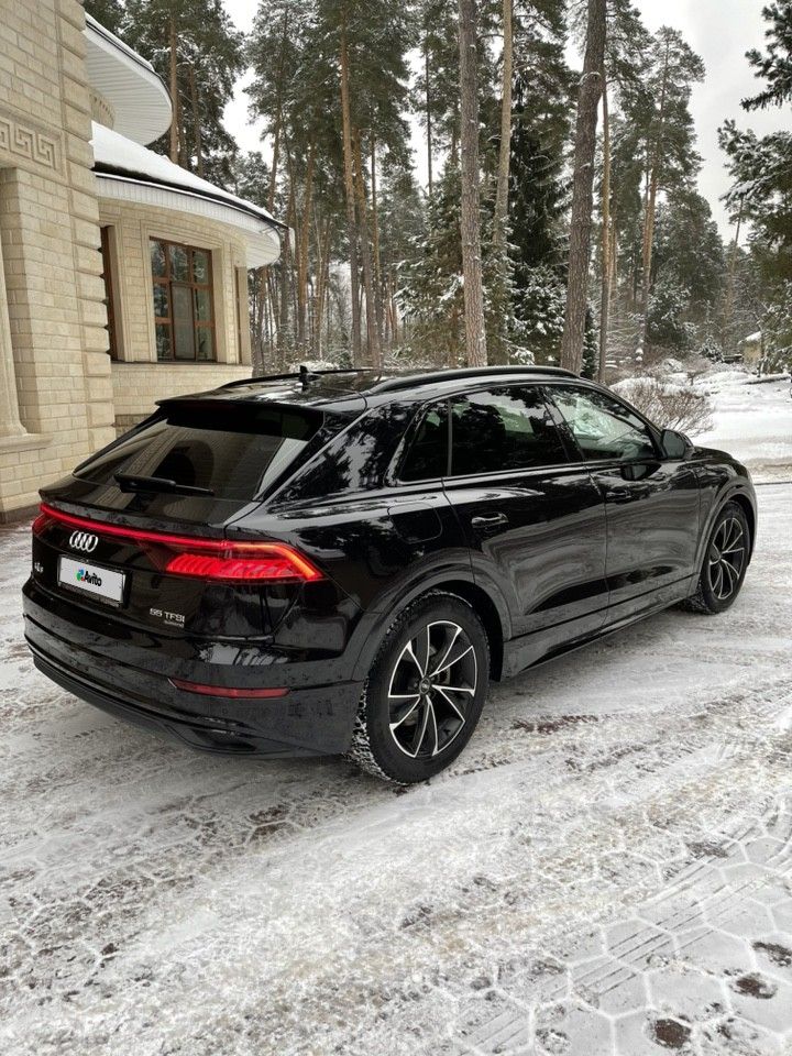 Audi Q8: фото владельца