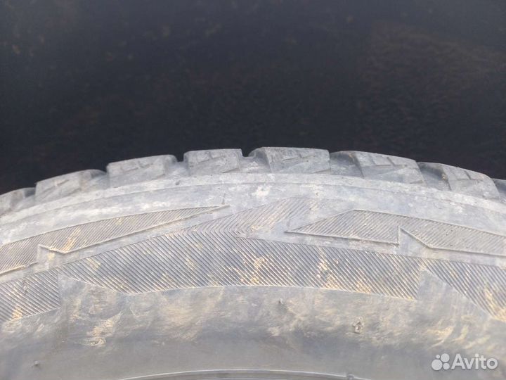 Bridgestone Blizzak DM-V2 235/55 R20