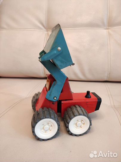 Игрушка трактор -бульдозер СССР