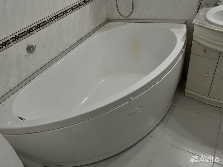 Ванна акриловая