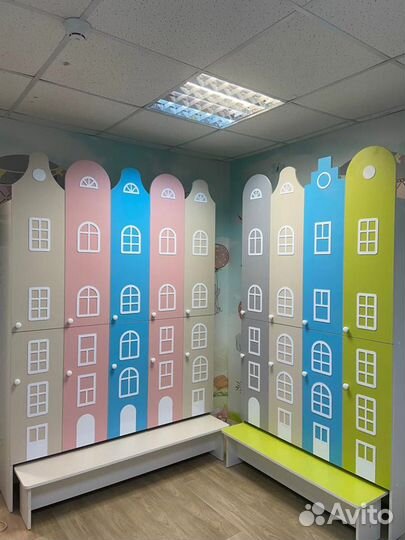 Двухъярусные шкафы домиком. Шкафчики в раздевалку