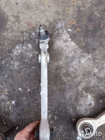 Рычаг подвески левый Volkswagen Passat B5+