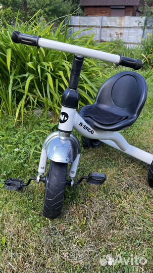 Трехколесный велосипед