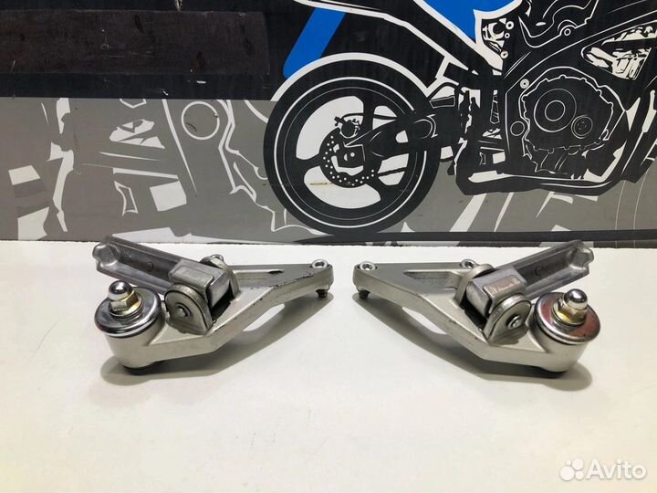 Подножки пассажира Kawasaki ZZR 600-2 2004г