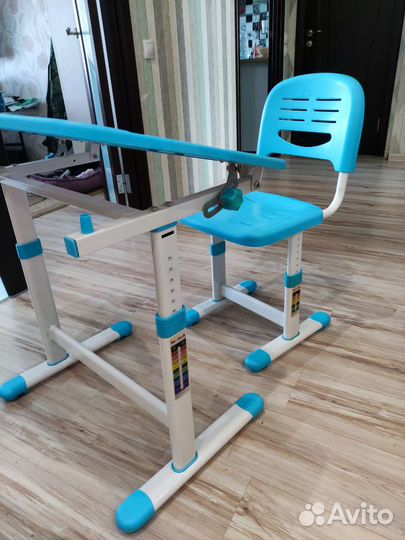 Растущая парта и стул Fun Desk