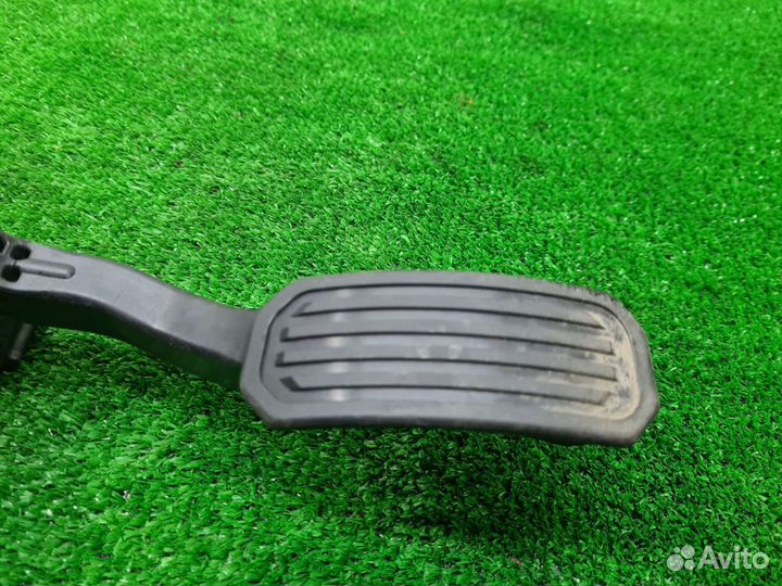 Педаль газа Toyota Camry V50 V55