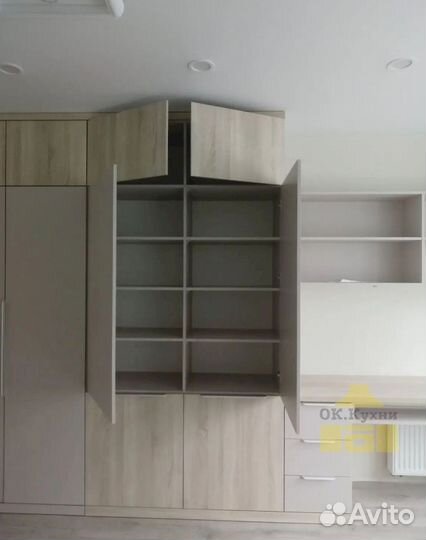 Распашной шкаф