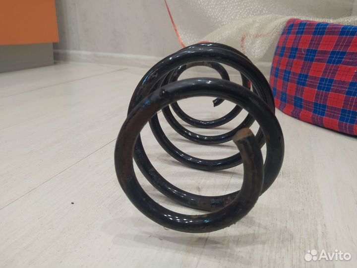 Пружина передняя jetta 6