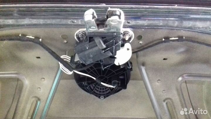 Замок крышки багажника WV Passat B7