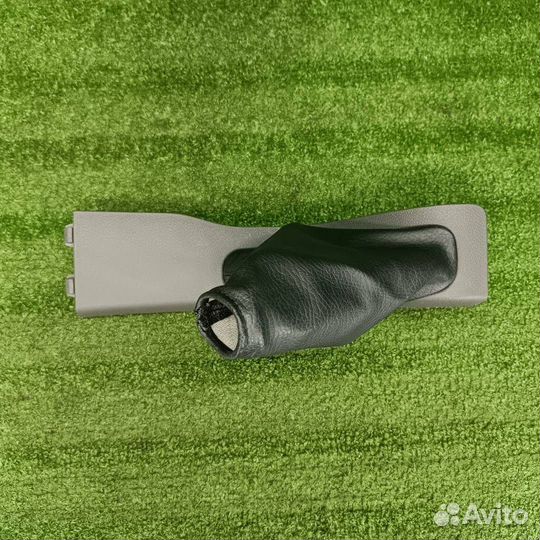 Накладка на ручник Ford Focus 2 2007 1330113