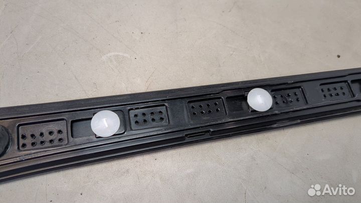 Накладка стойки Chevrolet Trailblazer, 2021