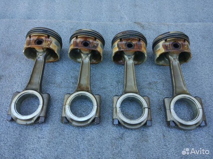 Поршень с шатуном PSA nfu tu5jp4 1,6 109 л.с