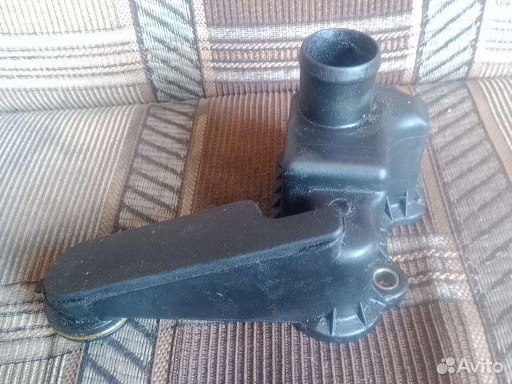 Клапан вентиляции картерных газов Пассат б3