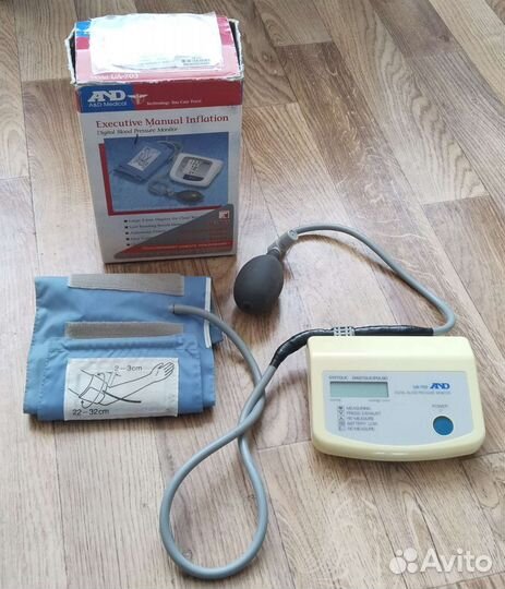 Тонометр полуавтоматический