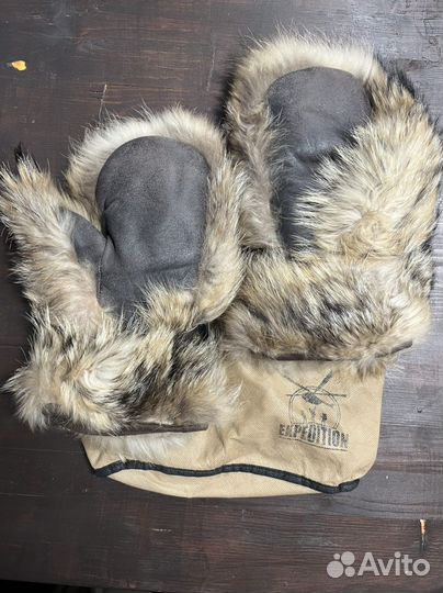 Варежки и шапка меховые