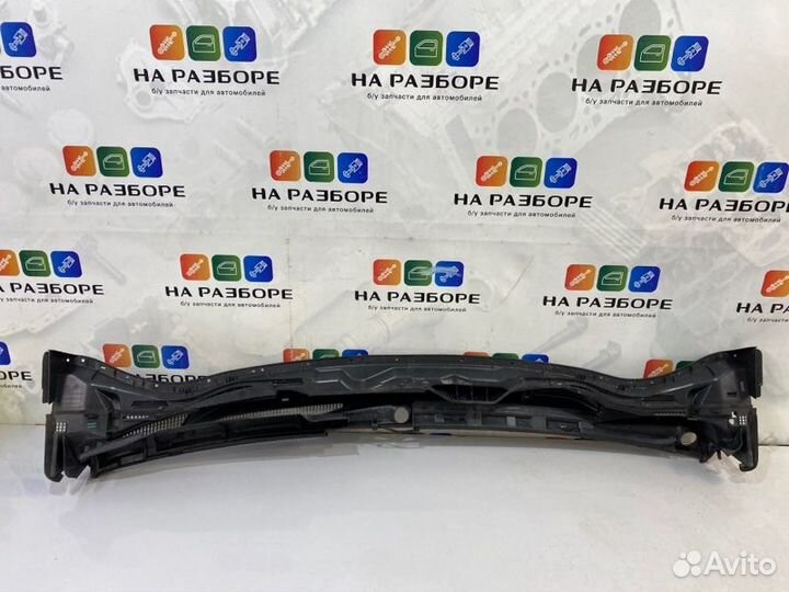 Накладка рамы ветрового окна (жабо ) Toyota Land