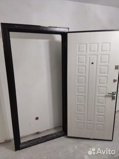 Дверь входная железная уличная бу