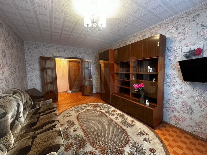 2-к. квартира, 50 м², 6/10 эт.