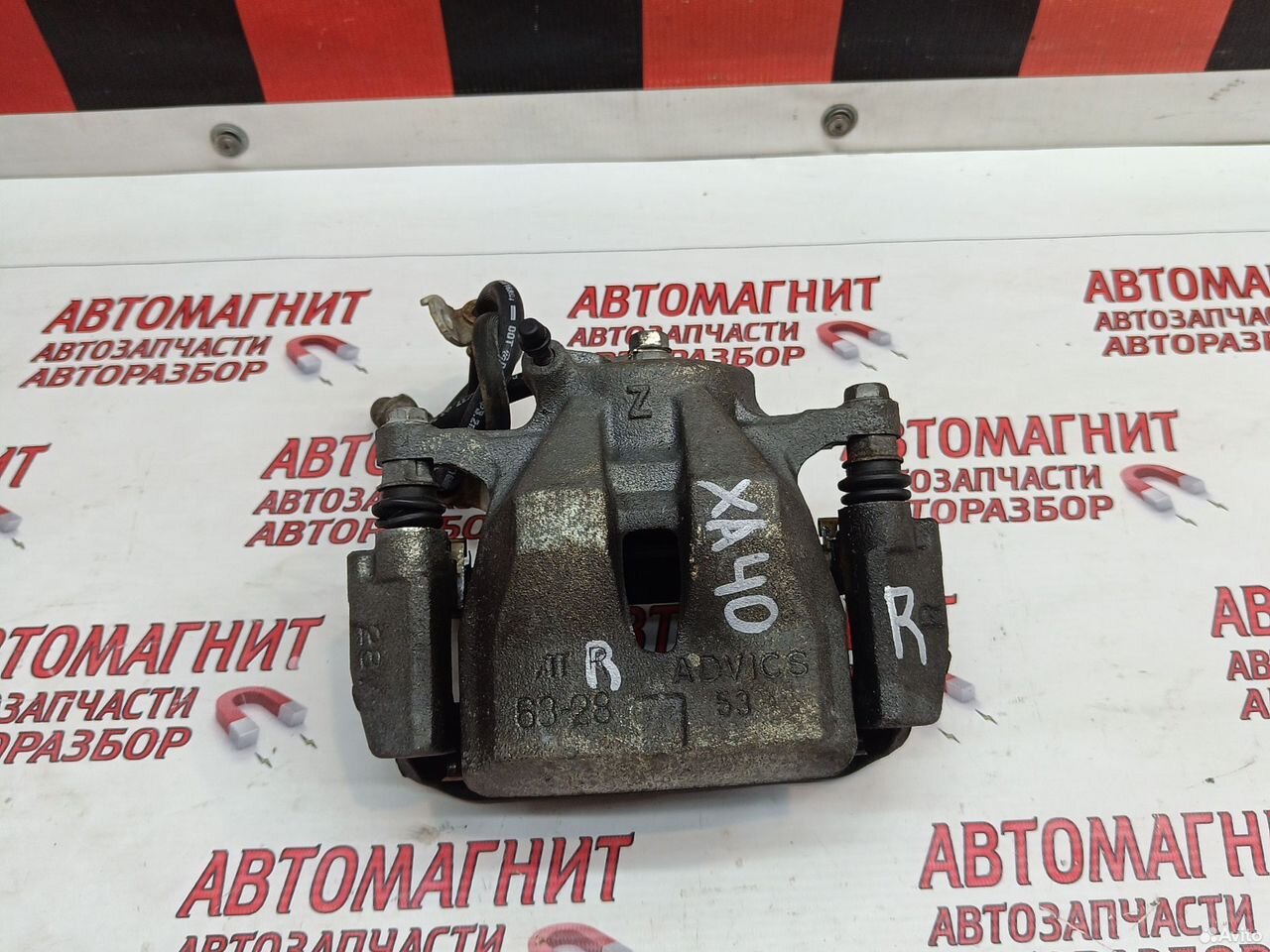 Супорт тормозной передний правый Toyota Rav 4 40