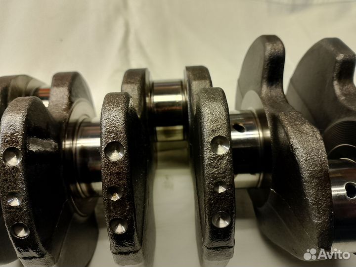 Коленвал VAG 2,0 TDI BKD 038105021AE