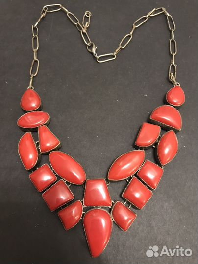 Колье с камнями