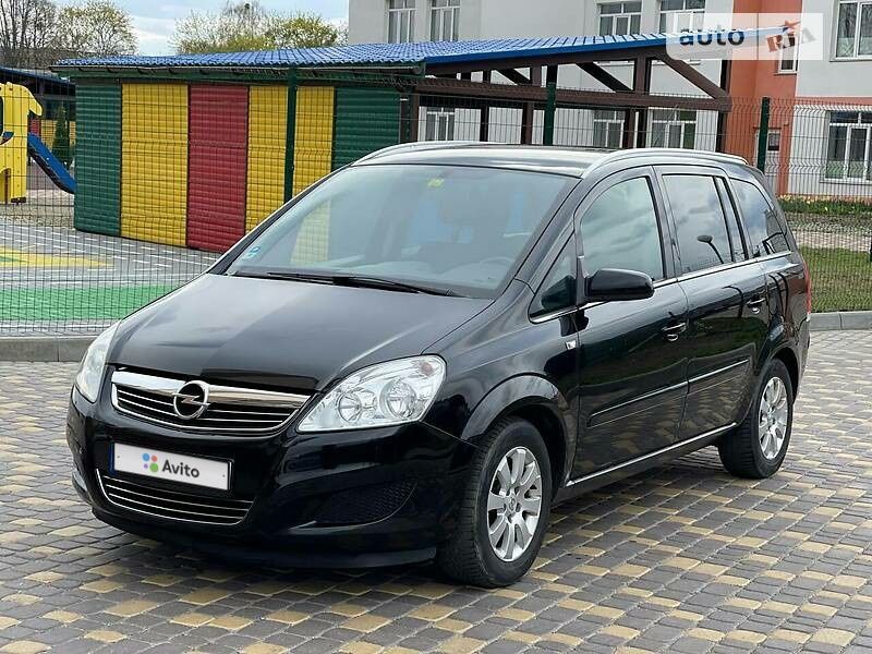 Opel Zafira: фото владельца