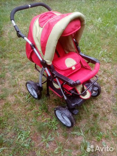 Прогулочная коляска